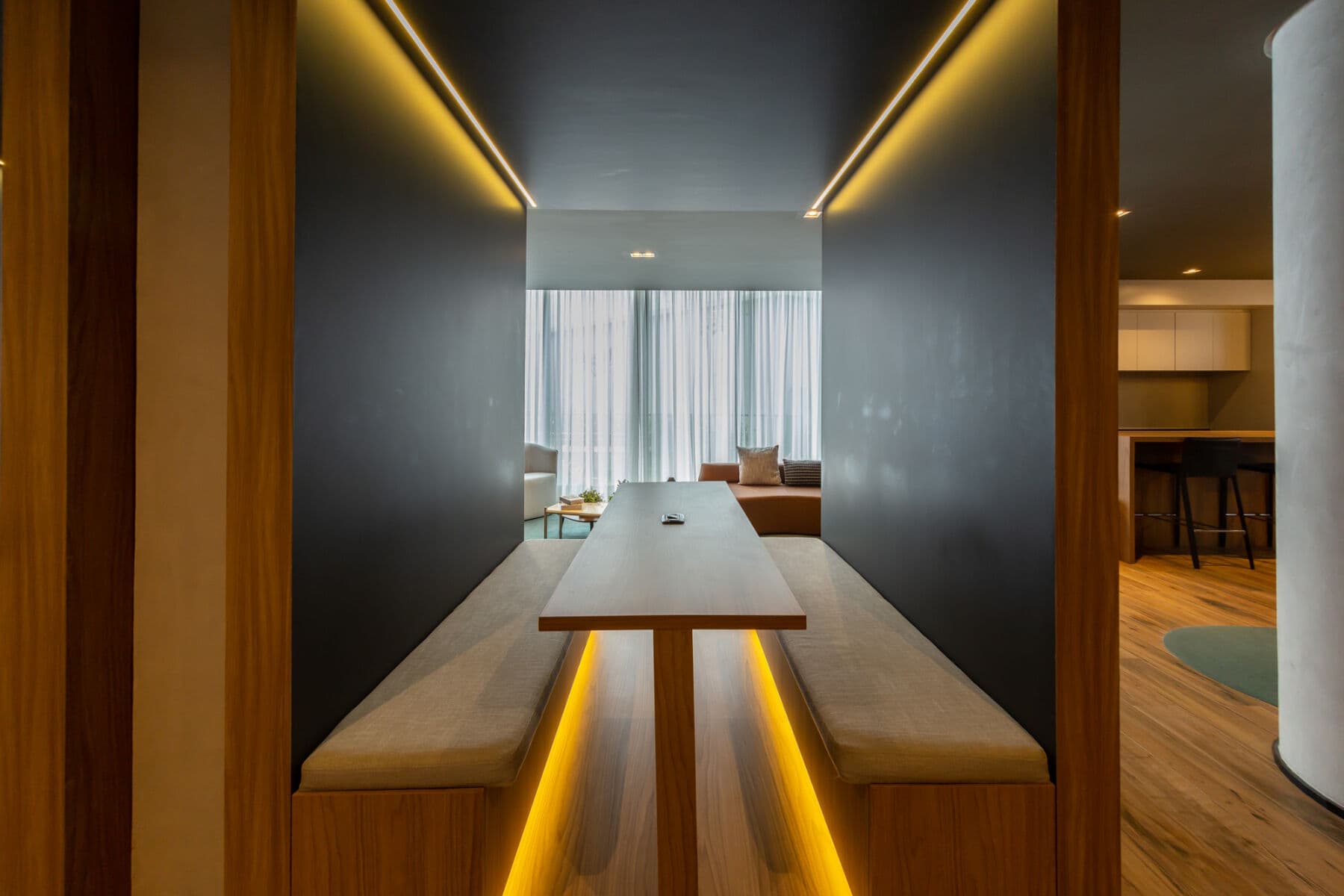 Charlie Nik Vila Mariana