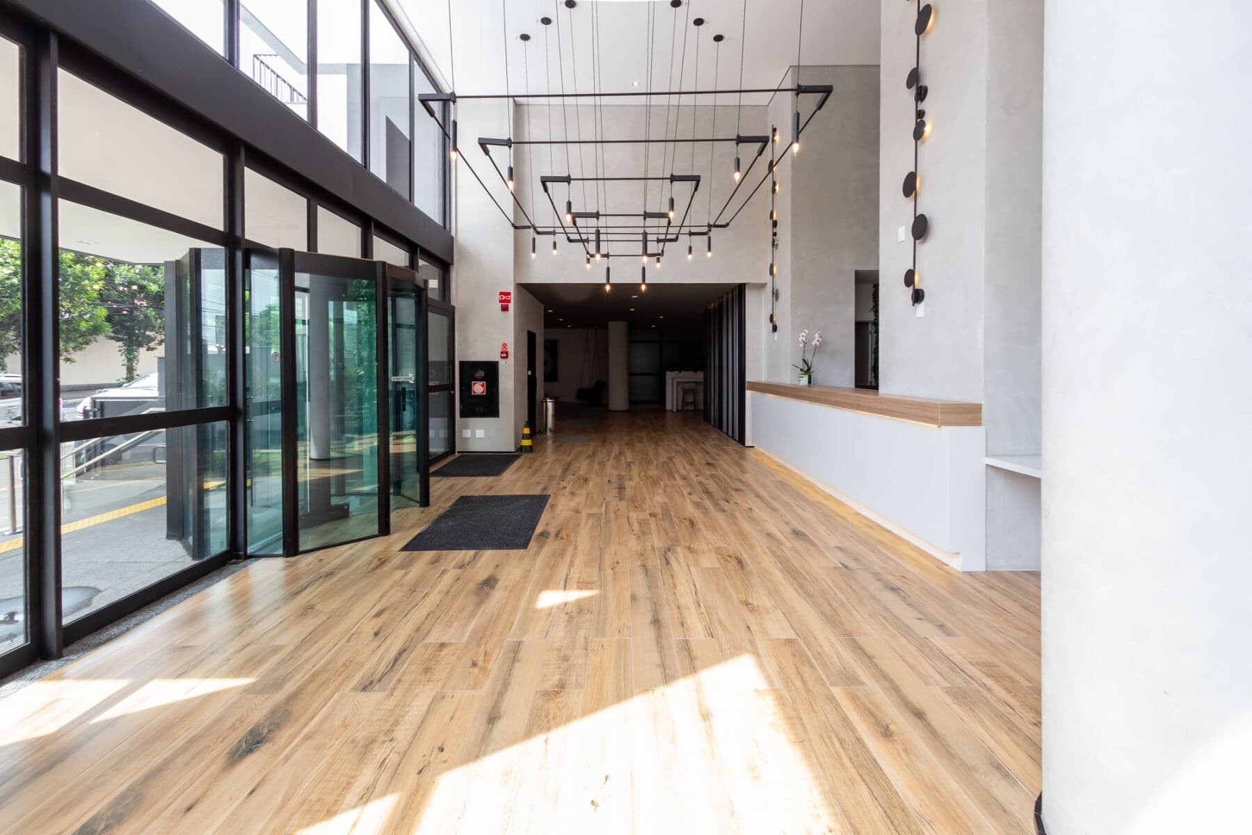 Charlie Nik Vila Mariana