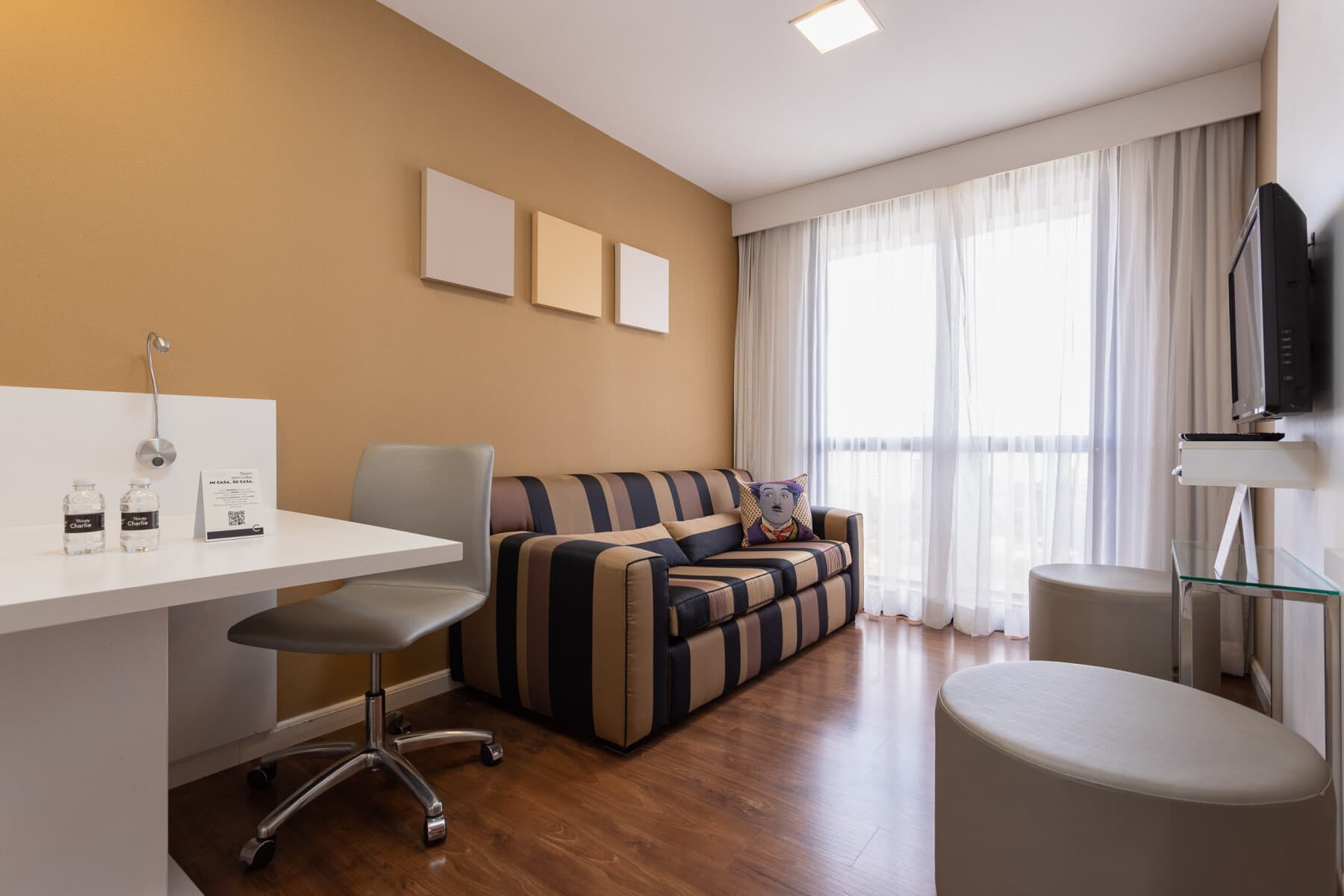 Paulista Suítes by Charlie