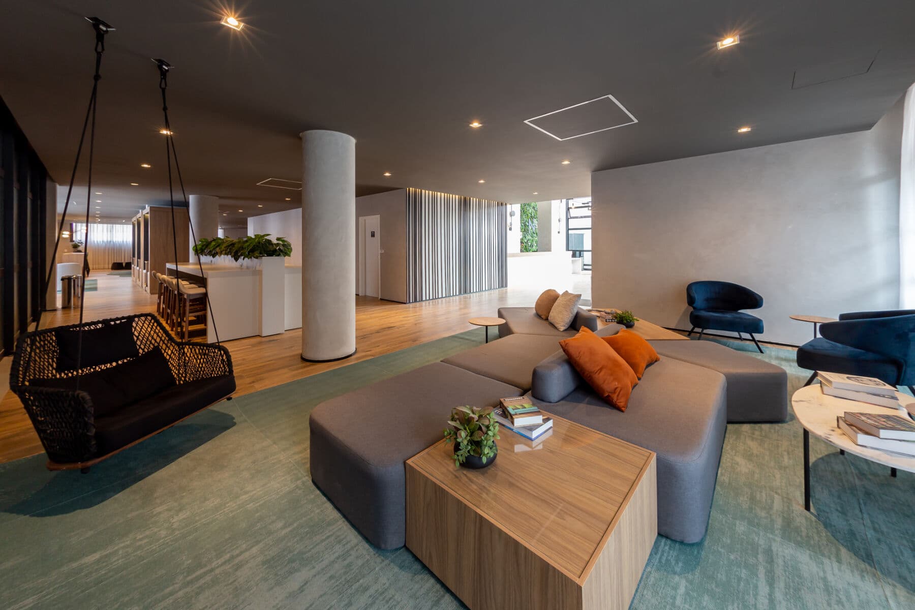 Charlie Nik Vila Mariana