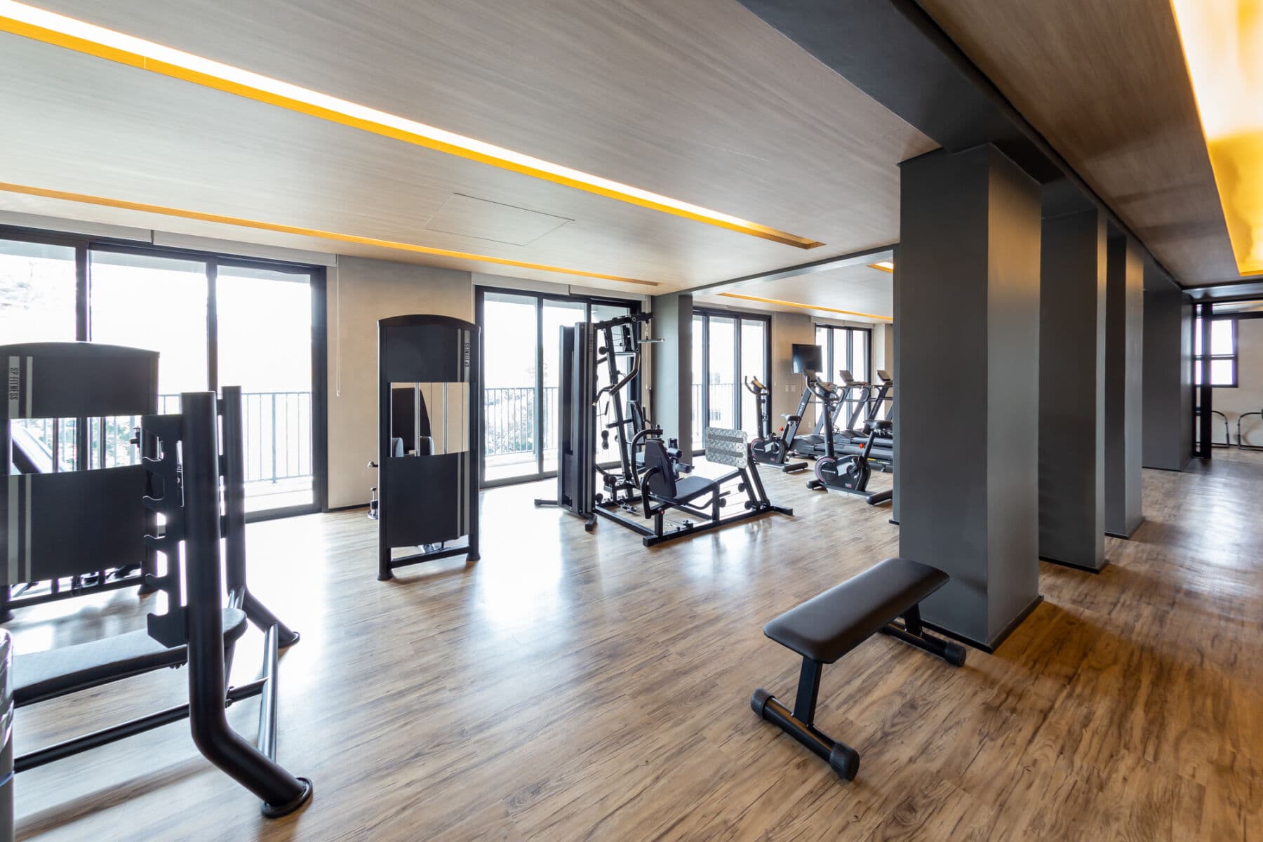 Charlie Nik Vila Mariana