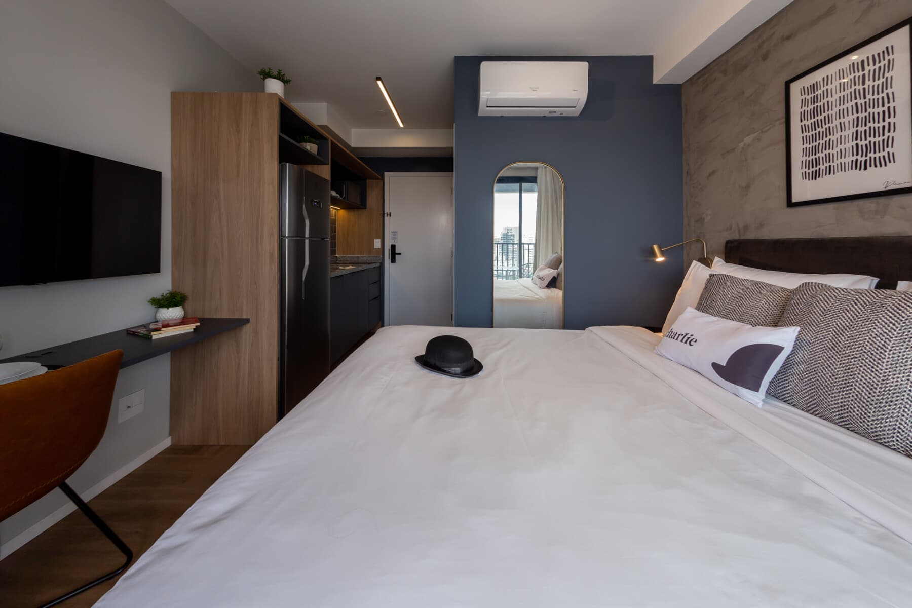 Charlie Nik Vila Mariana