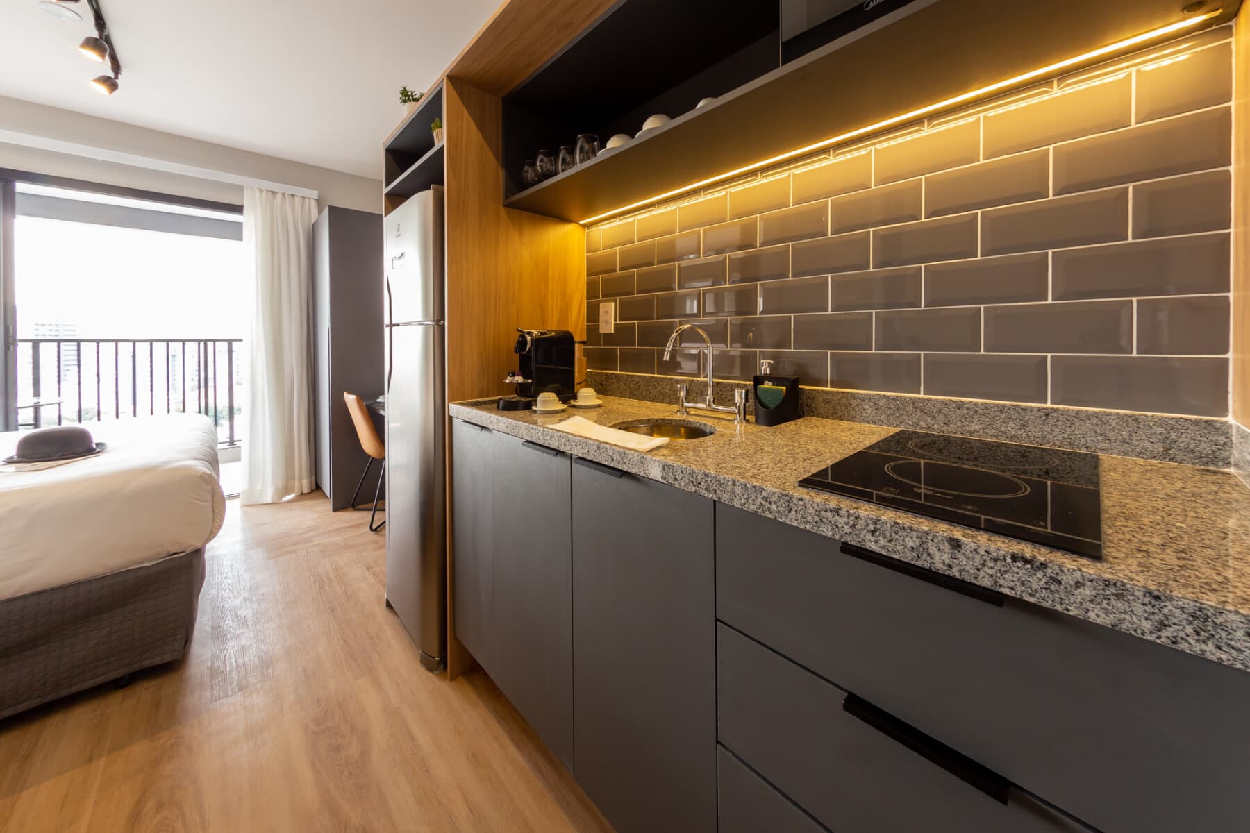 Charlie Nik Vila Mariana