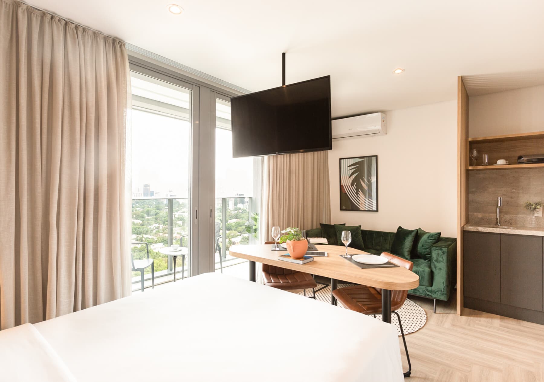 Charlie Wide Pinheiros