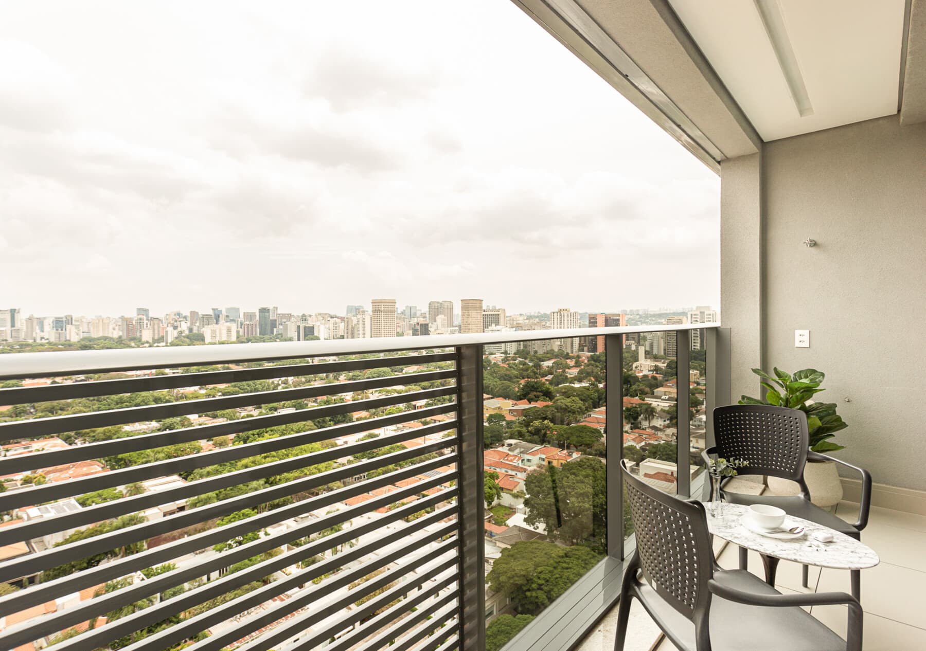 Charlie Wide Pinheiros