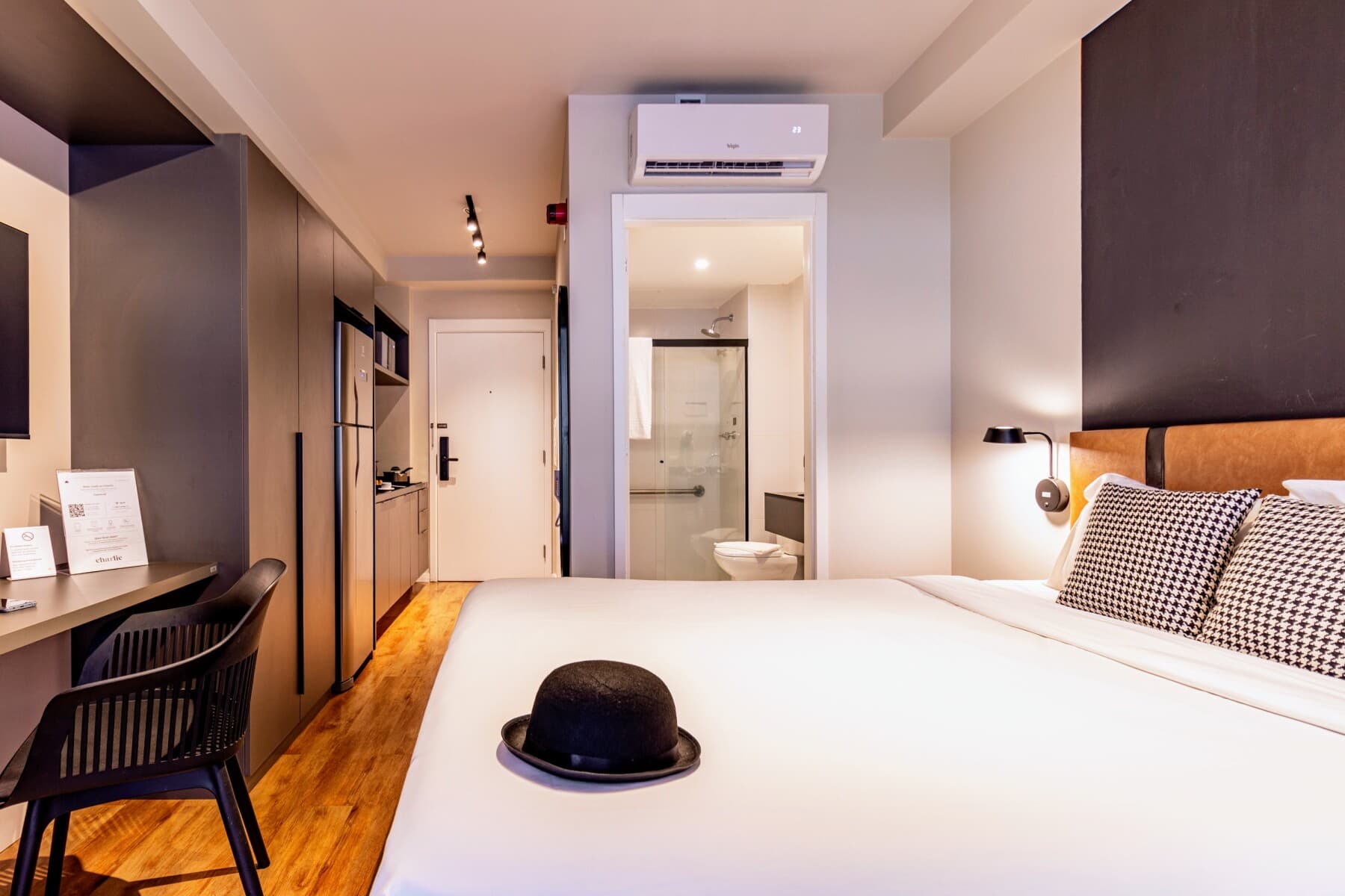 Charlie Rua dos Pinheiros