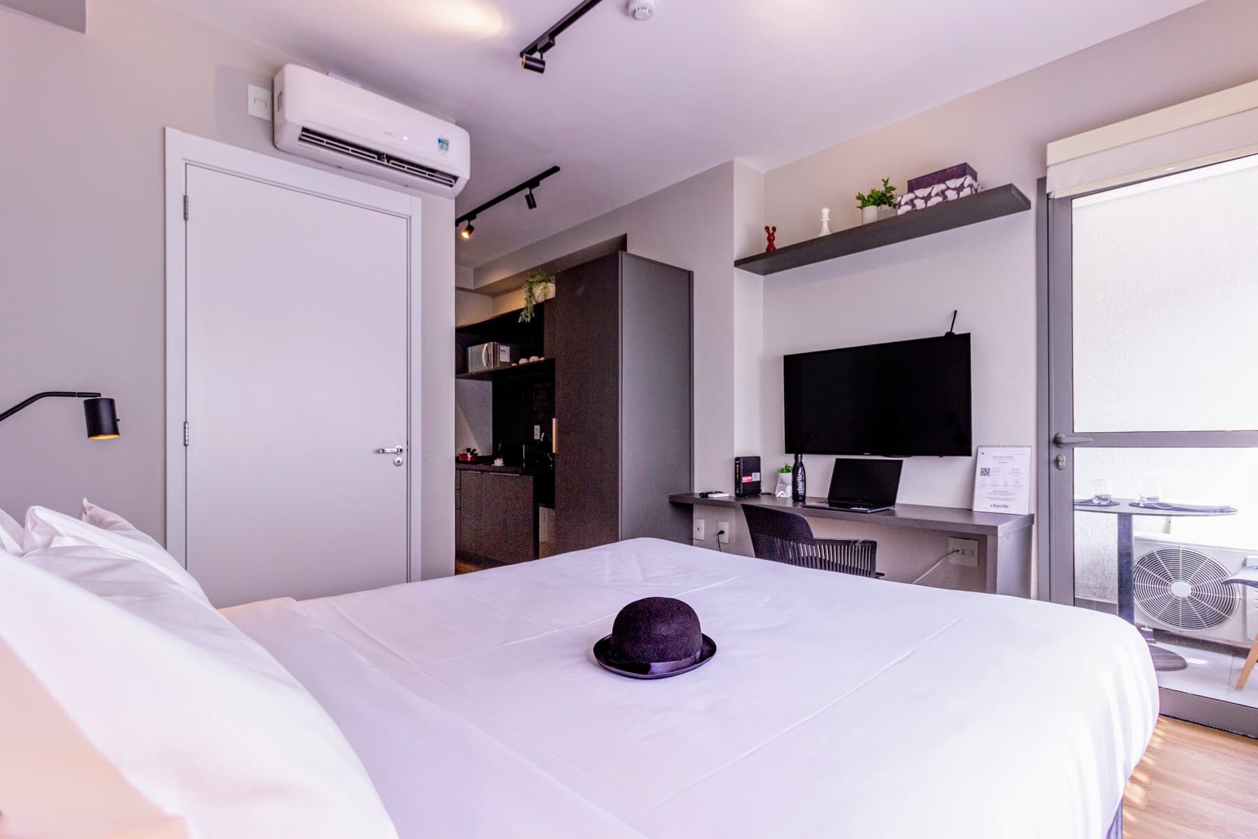 Charlie Rua dos Pinheiros